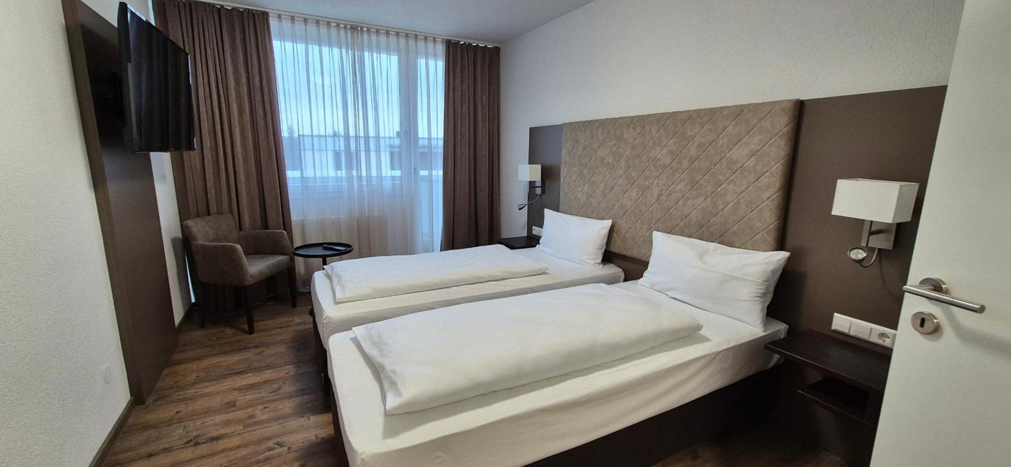 Melvi Hotel Göppingen Exteriör bild