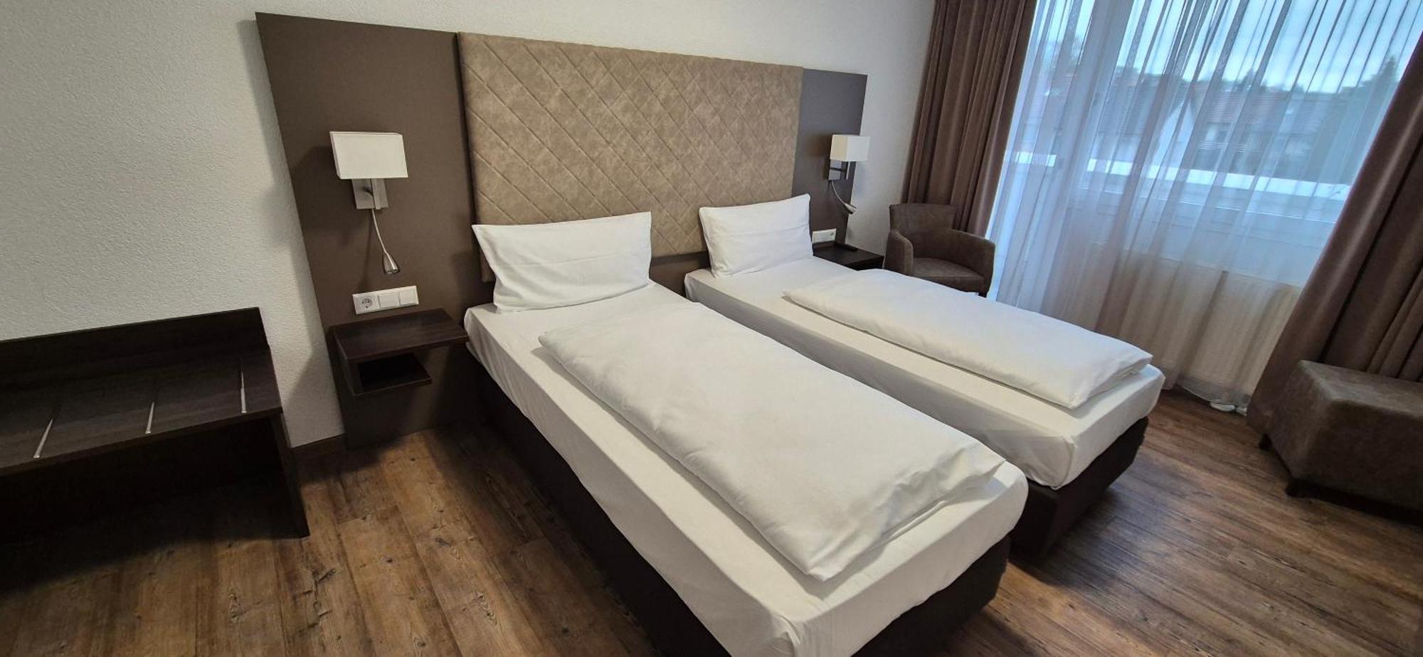 Melvi Hotel Göppingen Exteriör bild
