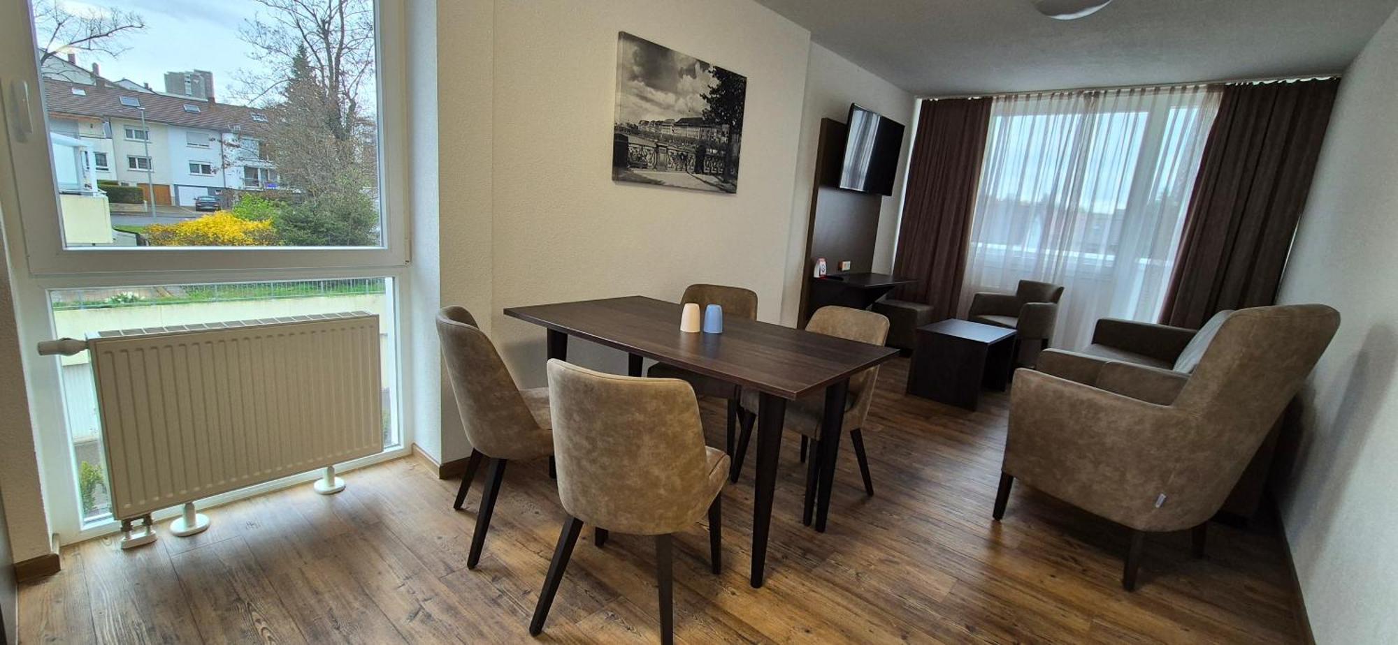 Melvi Hotel Göppingen Exteriör bild