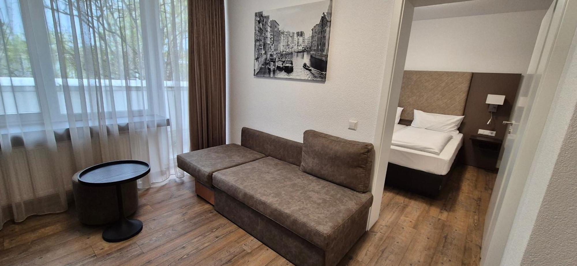 Melvi Hotel Göppingen Exteriör bild