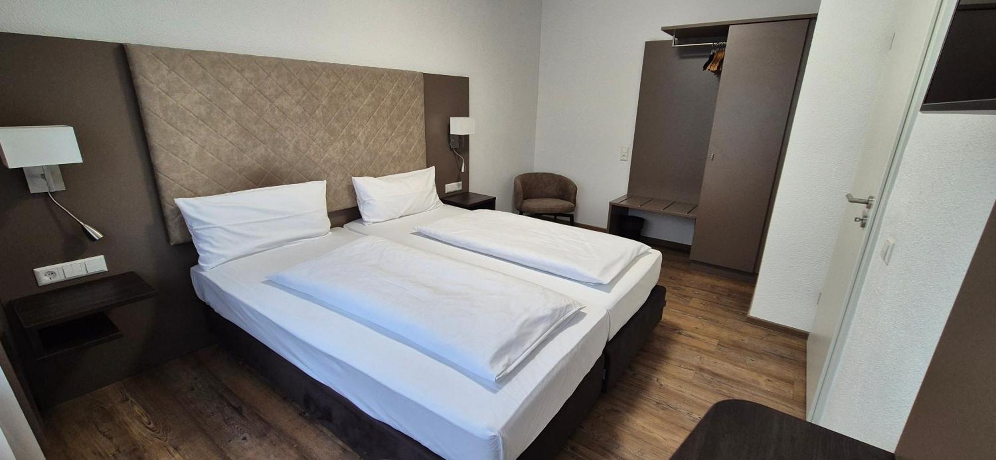 Melvi Hotel Göppingen Exteriör bild